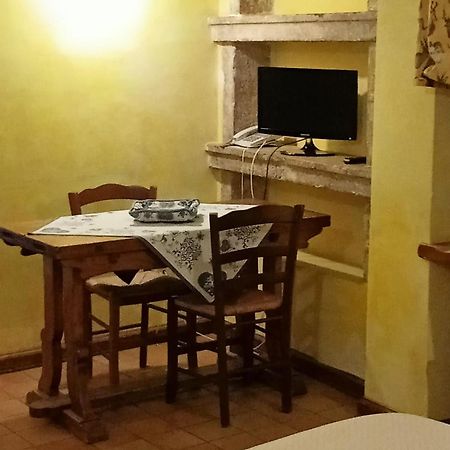 Апартаменты Residenza Dei Maestri Рокказаро Экстерьер фото